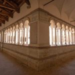 chiostro-abbazia-di-ssassovivo-1-scaled80k